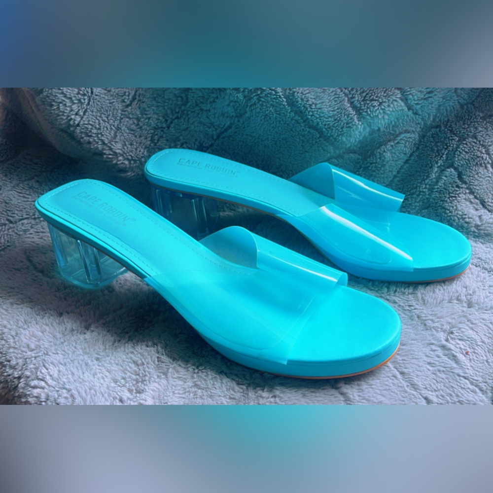 Cape Robbin low heel size 11